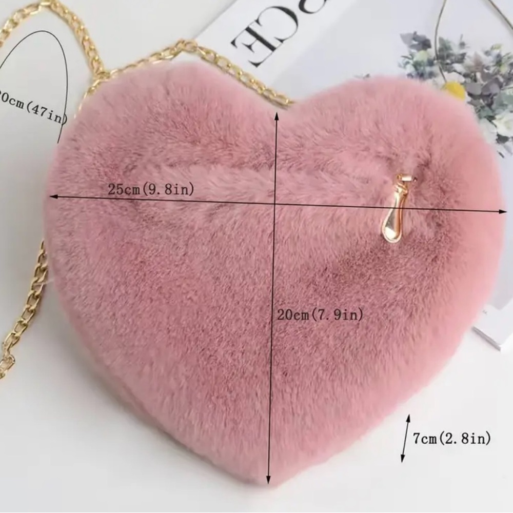 NWT Heart Shape Pink Purse